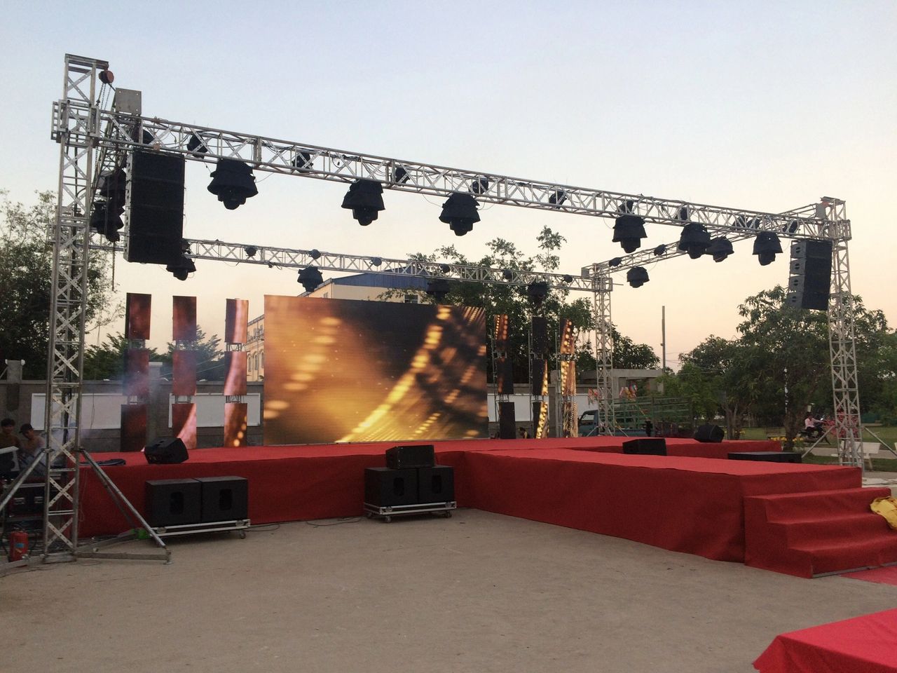 Tìm hiểu ứng dụng của máy tăng âm truyền thanh trong đời sống